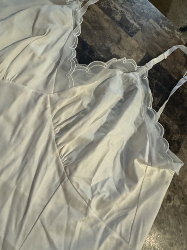 VINTAGE J C PENNEY GAYMODE LINGERIE / FULL SLIP!  SIZE 38. WHITE.   NEW!