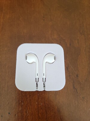 NEW OEM Apple iPhone/iPod Ear Pods Wired 3.5mm Headphone Jack 