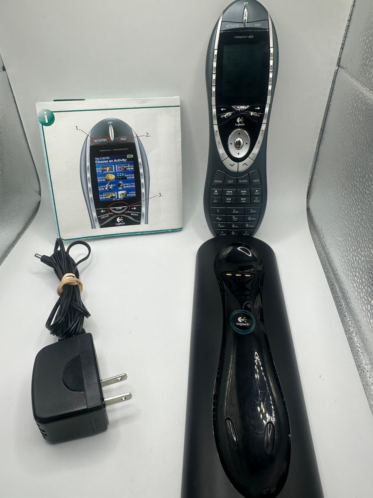 Logitech Harmony 880 Universal Remote Control w/Charging