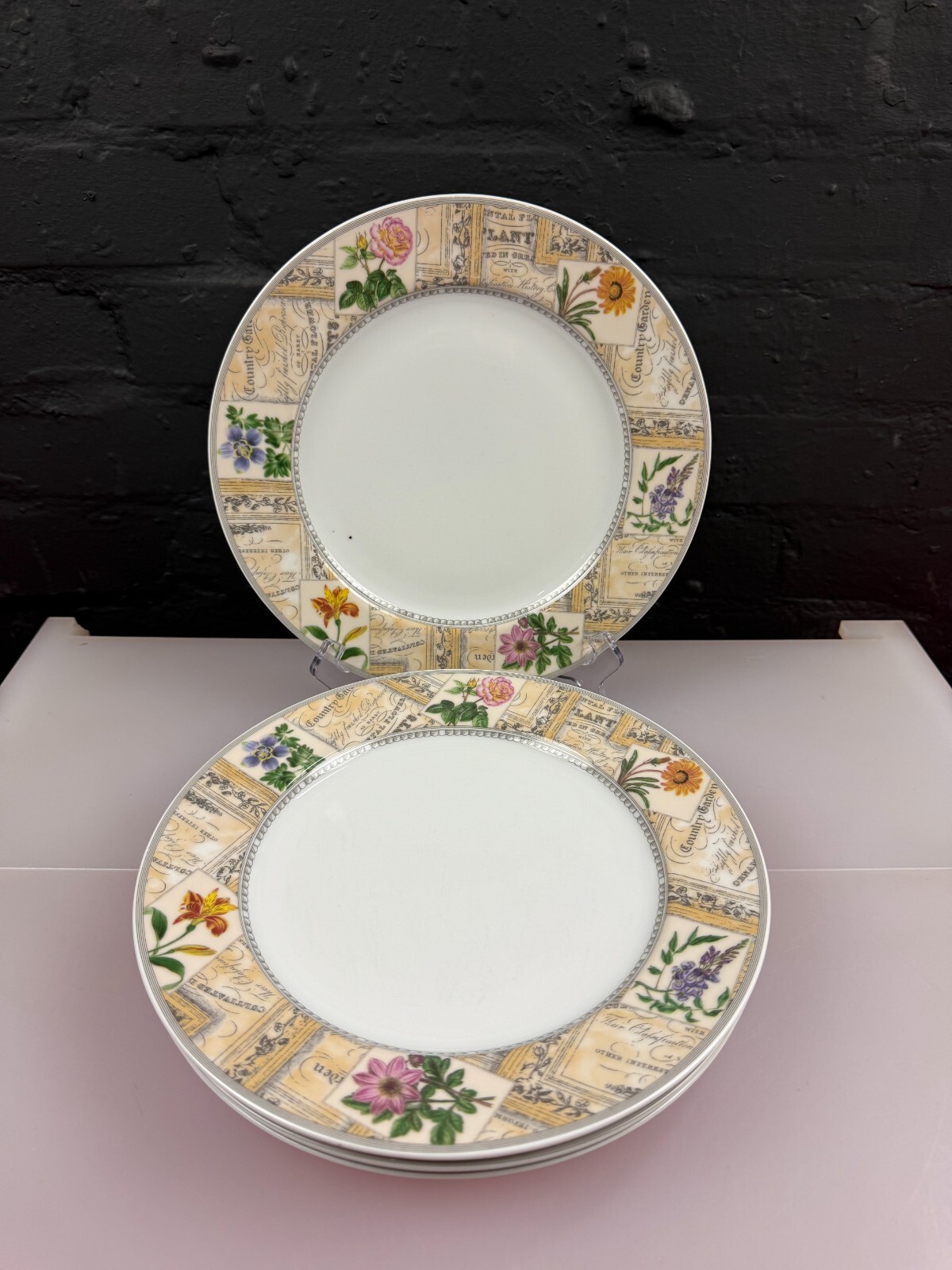 4 x Royal Worcester Country Garden Dinner Plates 26 cm Wide 3 Sets Available