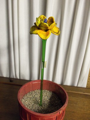 Glass Flower Yellow with swirls NEW