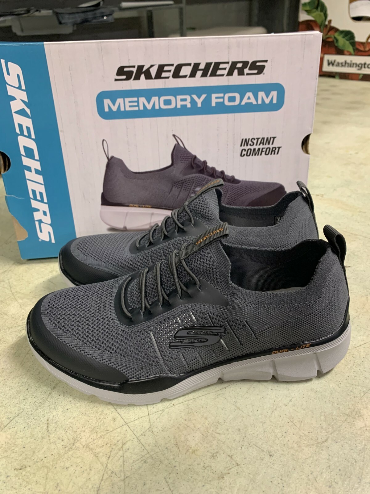 Athletic shoes Memory Foam Stretch Fit 