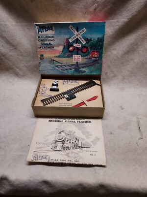 ATLAS RAILROAD CROSSING SIGNAL FLASHER # 826-249 USED WITH BOX AND INSTRUCTIONS