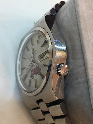 INTERNATIONAL HARVESTER 1086 TRACTOR WATCH DEALER ONLY BULOVA ACCUTRON 1976