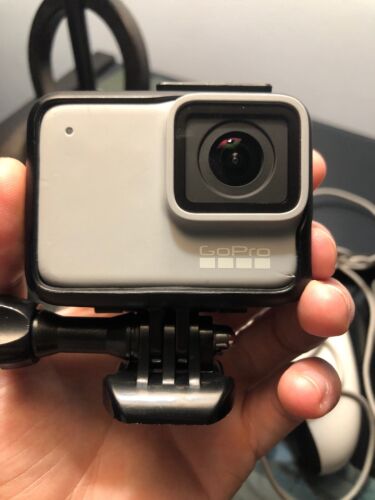 GoPro HERO7 White SPTM1 Waterproof Action Camera GoPro HERO7 White SPTM1 Waterproof Action Camera