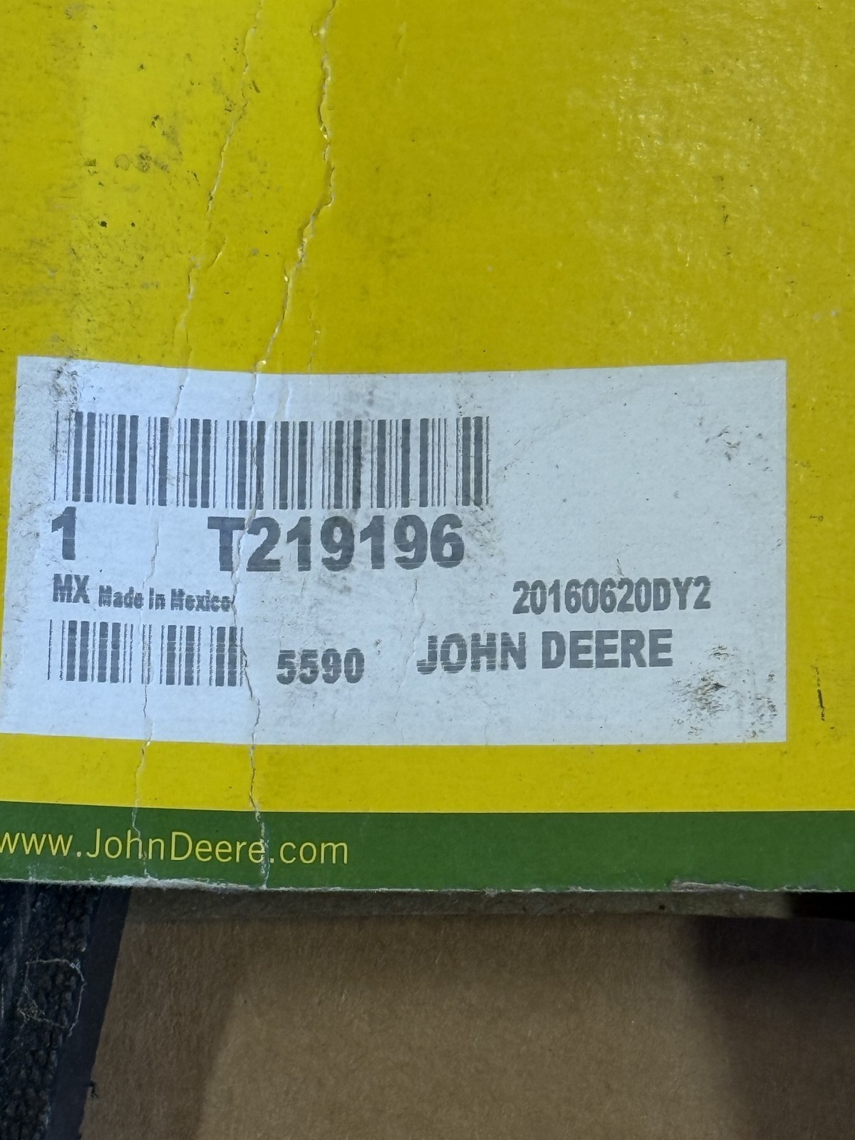 ​New NOS Genuine OEM John Deere V-Belt T219196