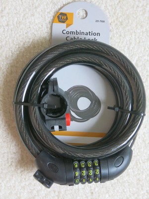 Master Lock Street Quantum 180cm x 8mm Key Self Coiling Cable Black Bicycle