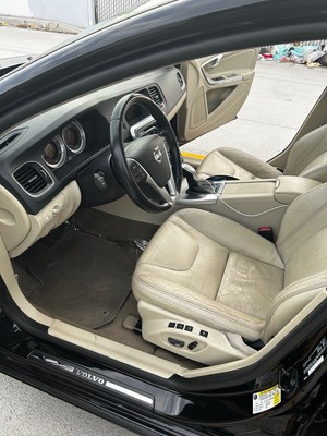 image 4 of interior
