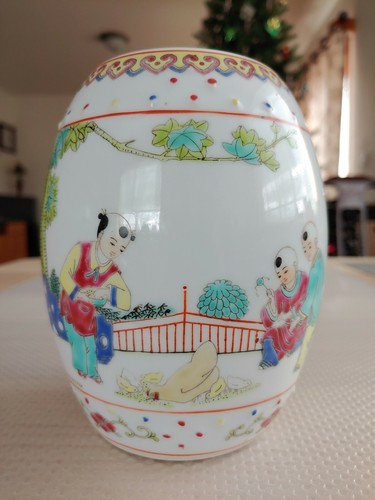 景徳鎮製 中国 薄胎 粉彩 花瓶 箱付[c290]