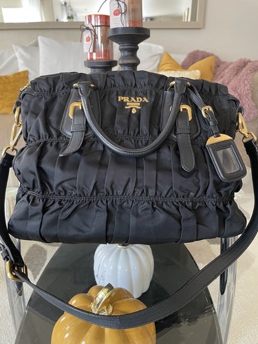 Authentic PRADA Tessuto Tote Gaufre 2Way Nylon Satchel Bag Authentic PRADA Tessuto Tote Gaufre 2Way Nylon Satchel Bag