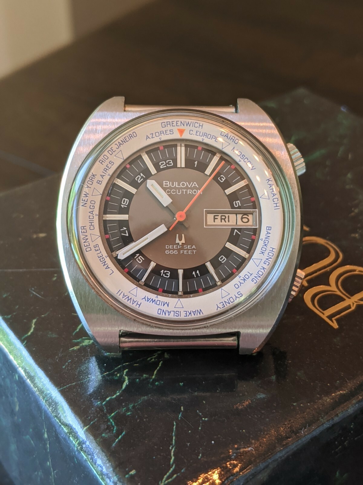 bulova accutron diver