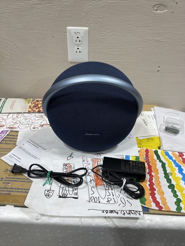 Harman Kardon Onyx Studio 7 Portable Bluetooth Speaker Harman Kardon Onyx Studio 7 Portable Bluetooth Speaker