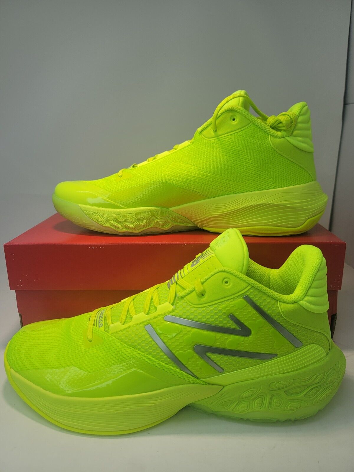 Brand New New Balance TWO WXY V4 Men's Basketball Shoe Brand New New Balance TWO WXY V4 Men's Basketball Shoe