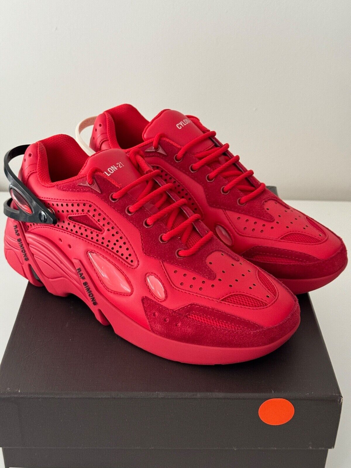 size 40 - Raf Simons Cylon 21 Runner Red HR740007S 0047 size 40 - Raf Simons Cylon 21 Runner Red HR740007S 0047