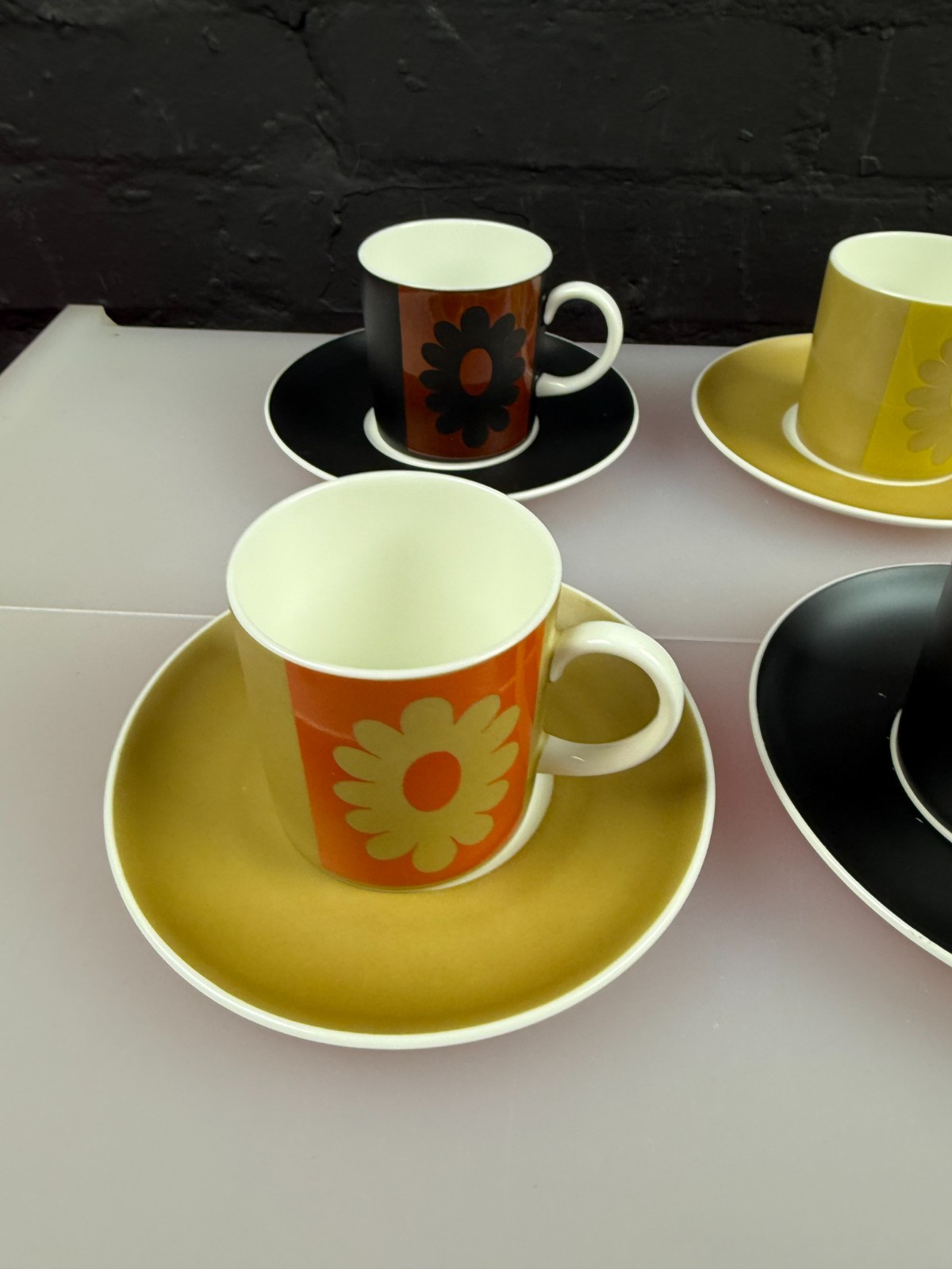 Wedgwood Susie Cooper Carnaby Daisy Coffee Cups and Saucer Set of 4