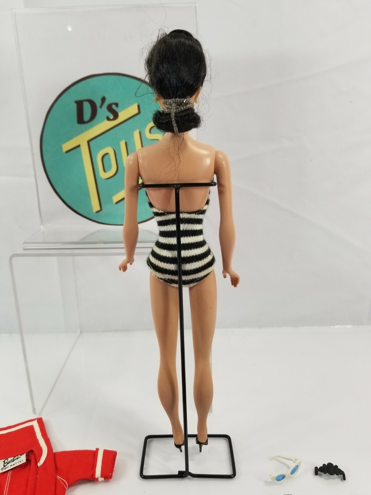 VINTAGE MATTEL BARBIE BLACK HAIR WITH CLOTHES AND ACCESSORIES