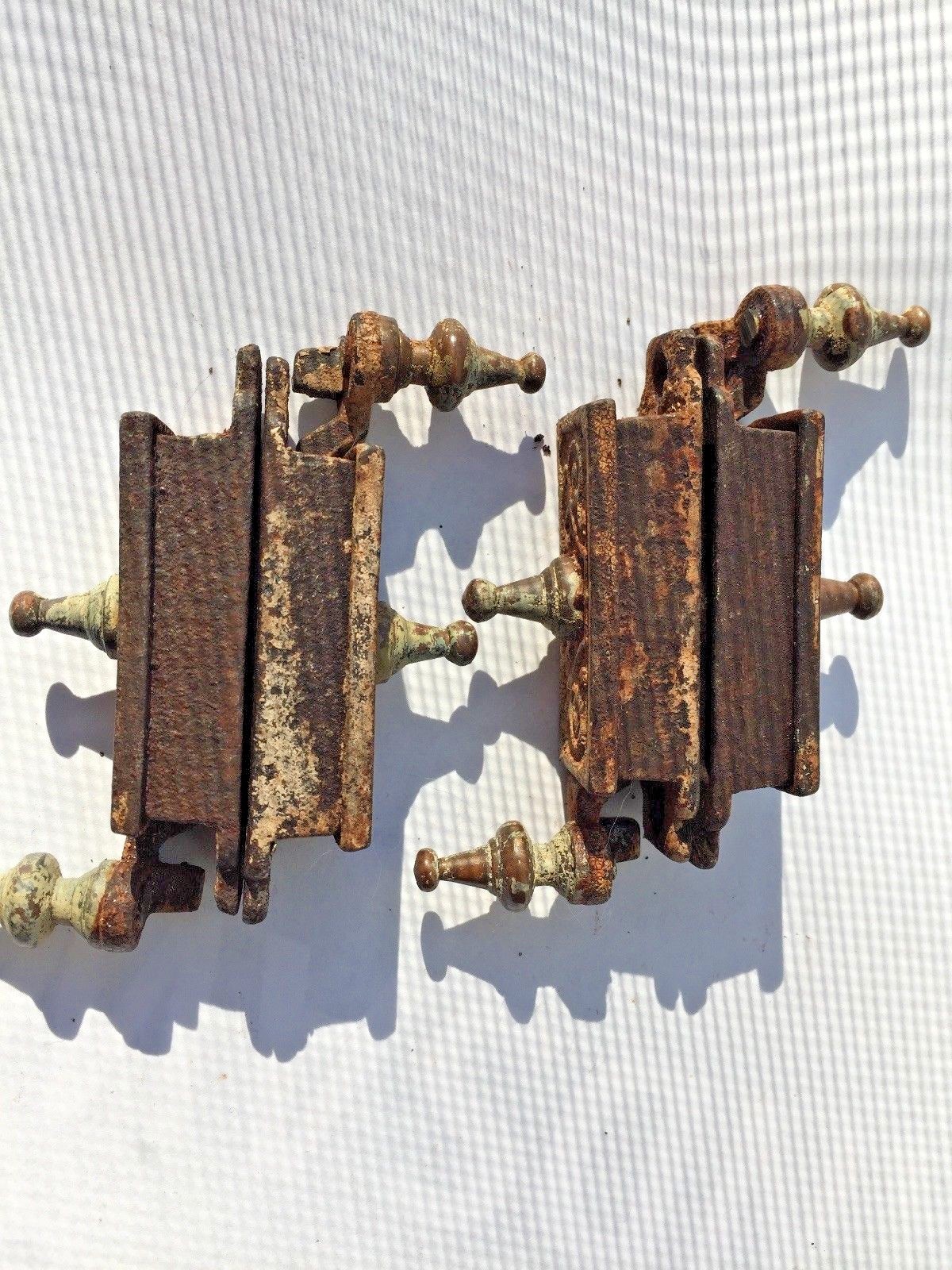 4  ANTIQUE EASTLAKE WINDOW SASH LOCKS LATCHES Steeple point Brass & Cast Iron
