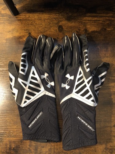 週末セール‼️UNDER ARMOUR HIGHLIGHT GLOVE M Under Armour Highlight Team Football Gloves | 1349958-100