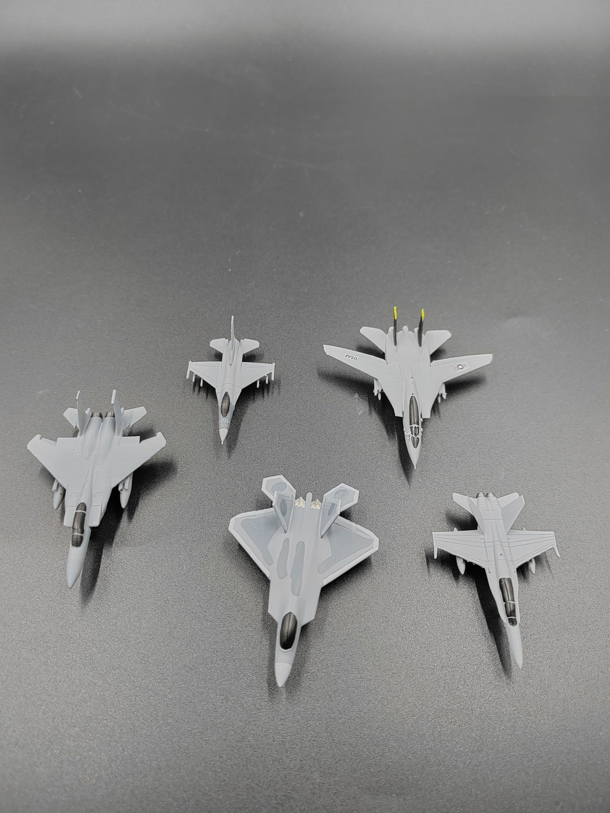 F-15 F-16 オスプレイ F16 F15　1/200　F22 F35 F-15 Vs. F-16: Top 10 Differences Between The Fighter Jets