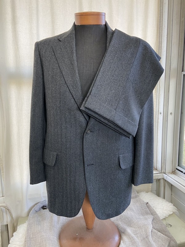 Brooks Brothers Charcoal Gray Herringbone Suit sz 41