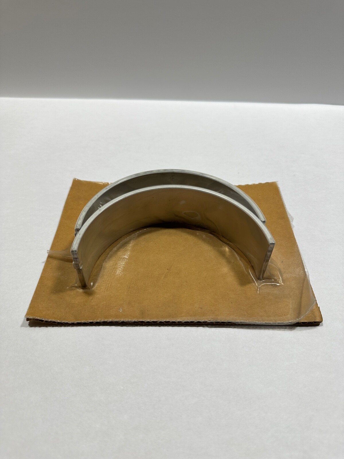 middle　　　29日迄 K (1) 1996- 1997 Nissan Hardbody alloy wheel center cap
