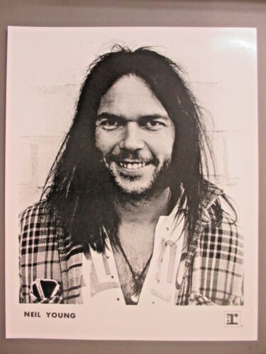 Neil Young black & white 8 X 10 glossy promo photo Reprise !