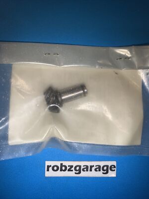 NEW OEM SHINDAIWA PINION C20 C230 T18 T20 T195 T220 T230 T231 T2500 T2510  B71