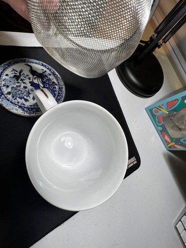 Chinese Vintage Porcelain Tea Cup with Lid And Strainer