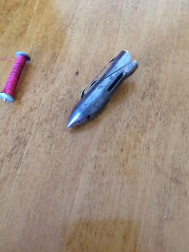 VINTAGE  Franklin TREADLE SEWING MACHINE SHUTTLE  & 1 BOBBIN