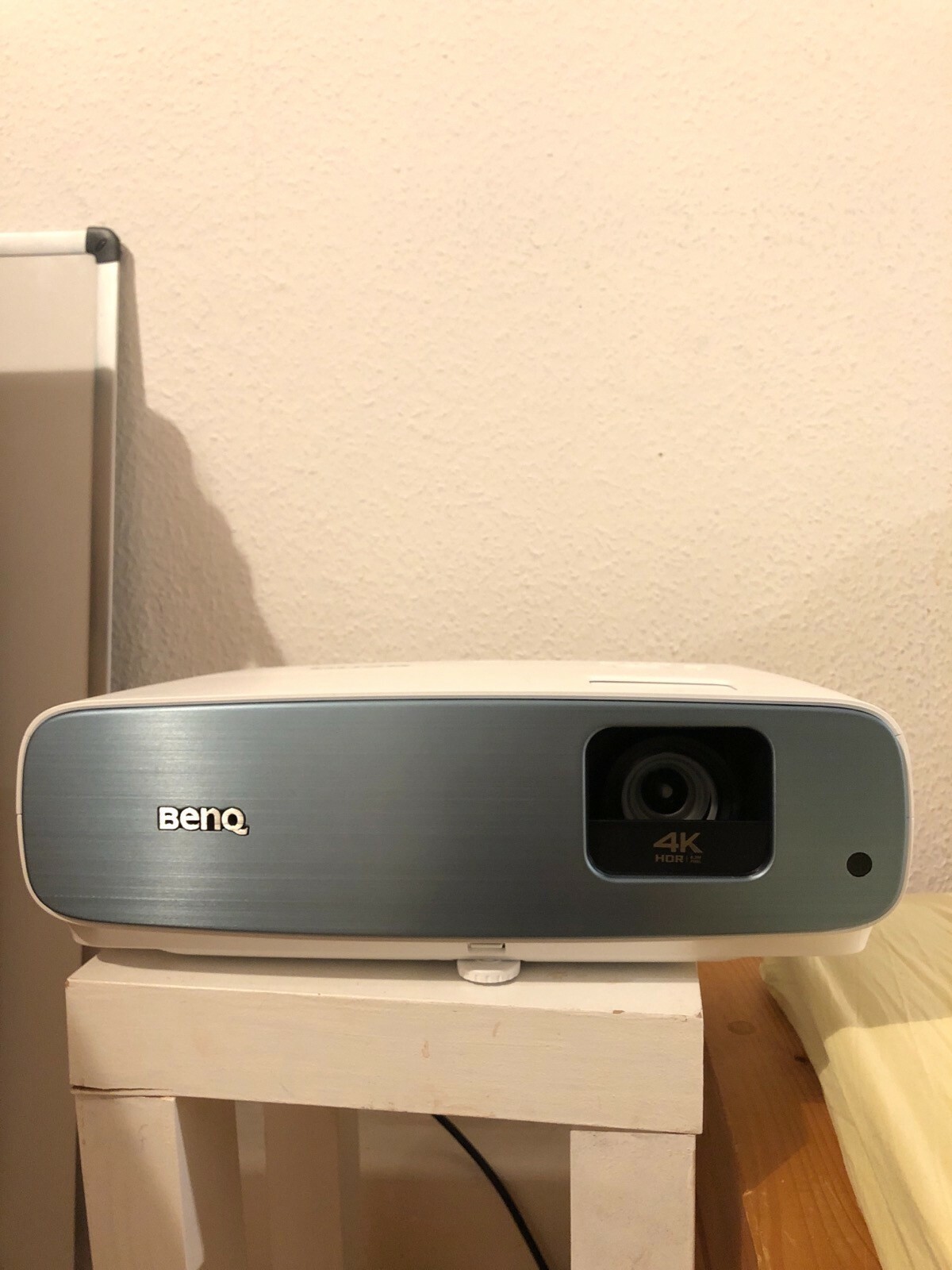 4K UHD 3D Heimkinobeamer fast neu TK850i (besser als W2700)  3000 Ansi Lumen