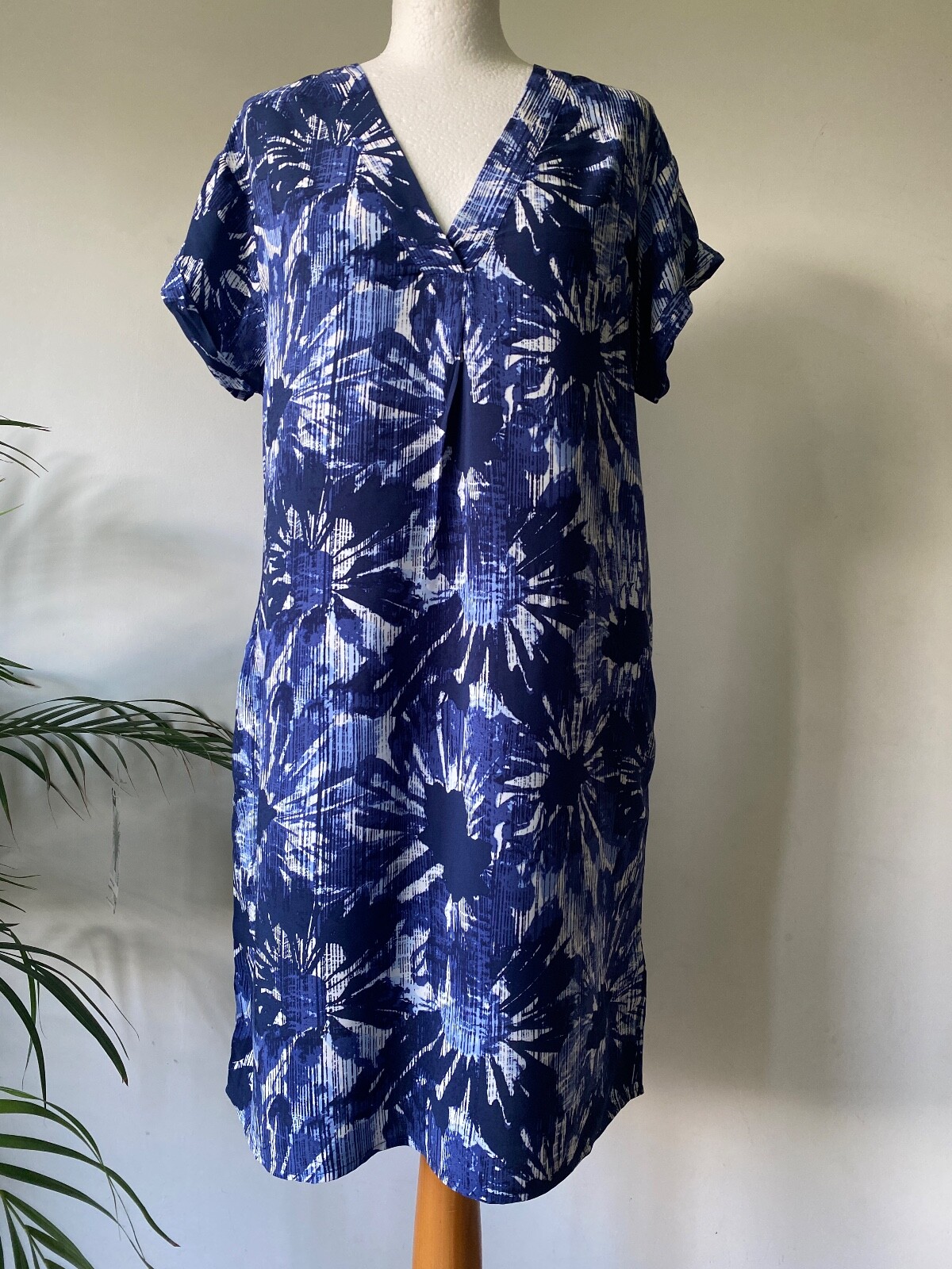 GAP VNK Dress Day Dress Size S Blue Floral - Picture 1 of 5