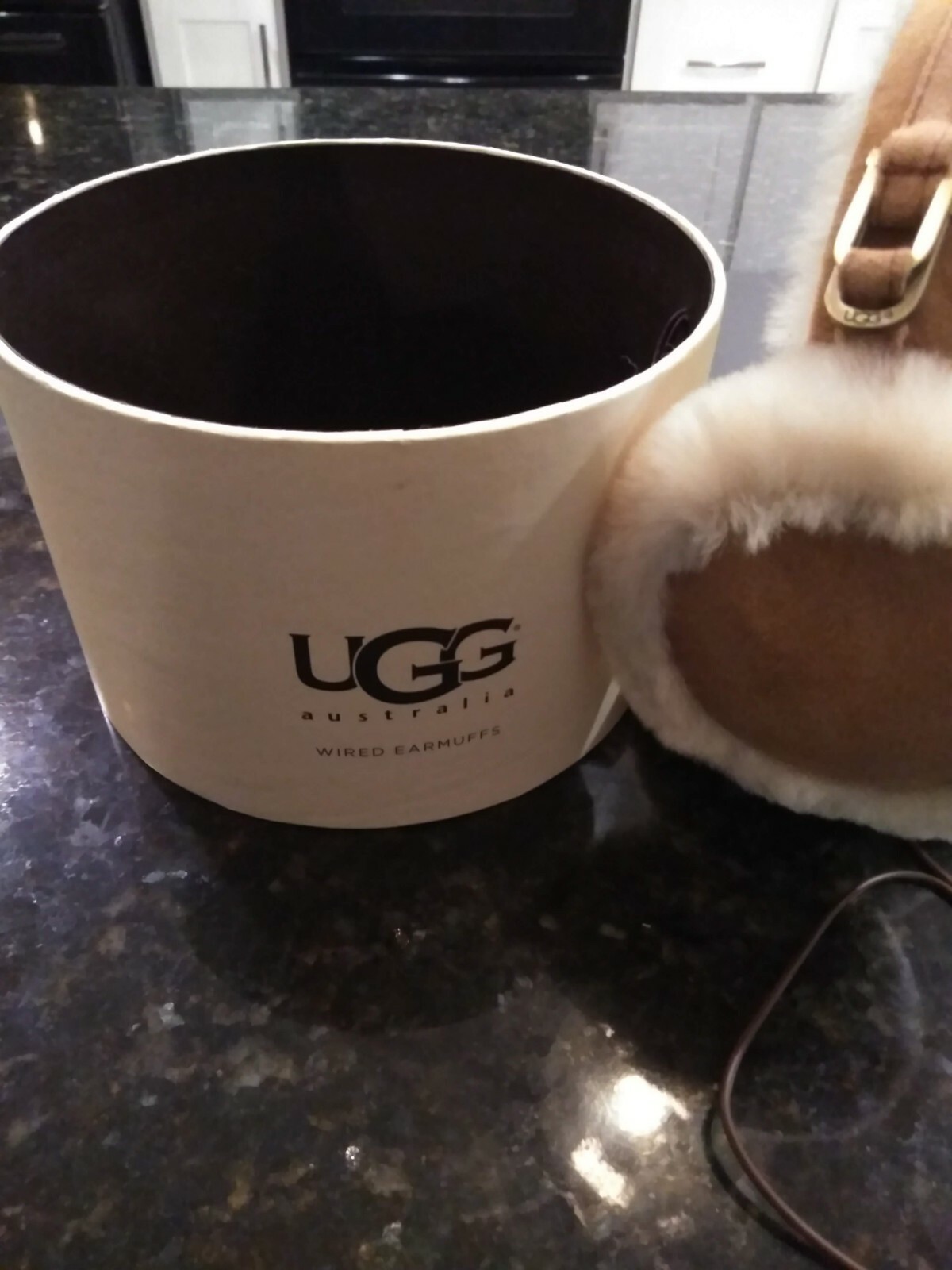 UGG Australia Chestnut Wired Earmuffs w Speaker in Box