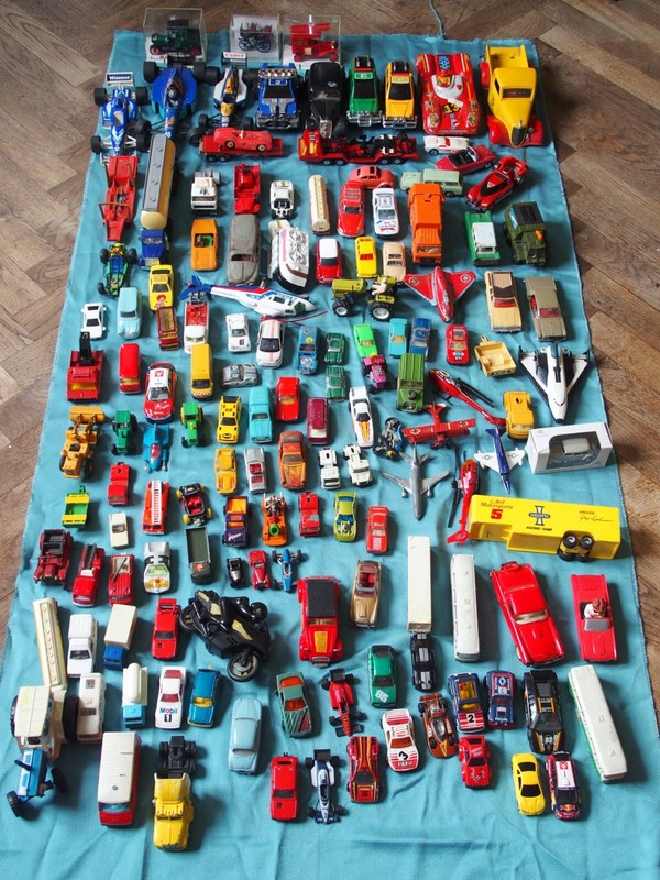 9kg500 De Petite Voitures Anciennes Et Moins /Jouet Majorette Et Autres