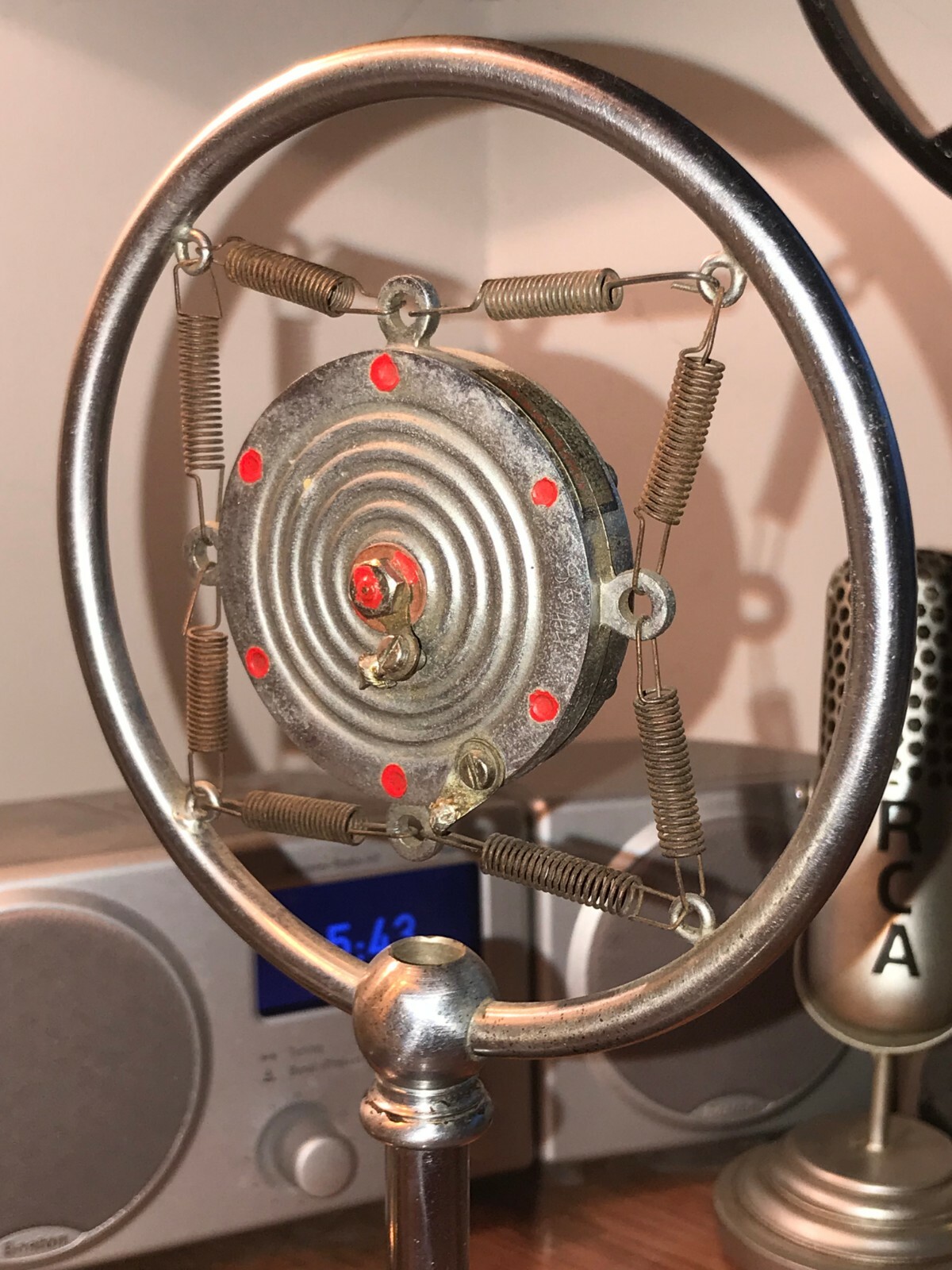 Vintage 40's UNIVERSAL XX Carbon Double-Button Ring Spring Microphone w/ Stand