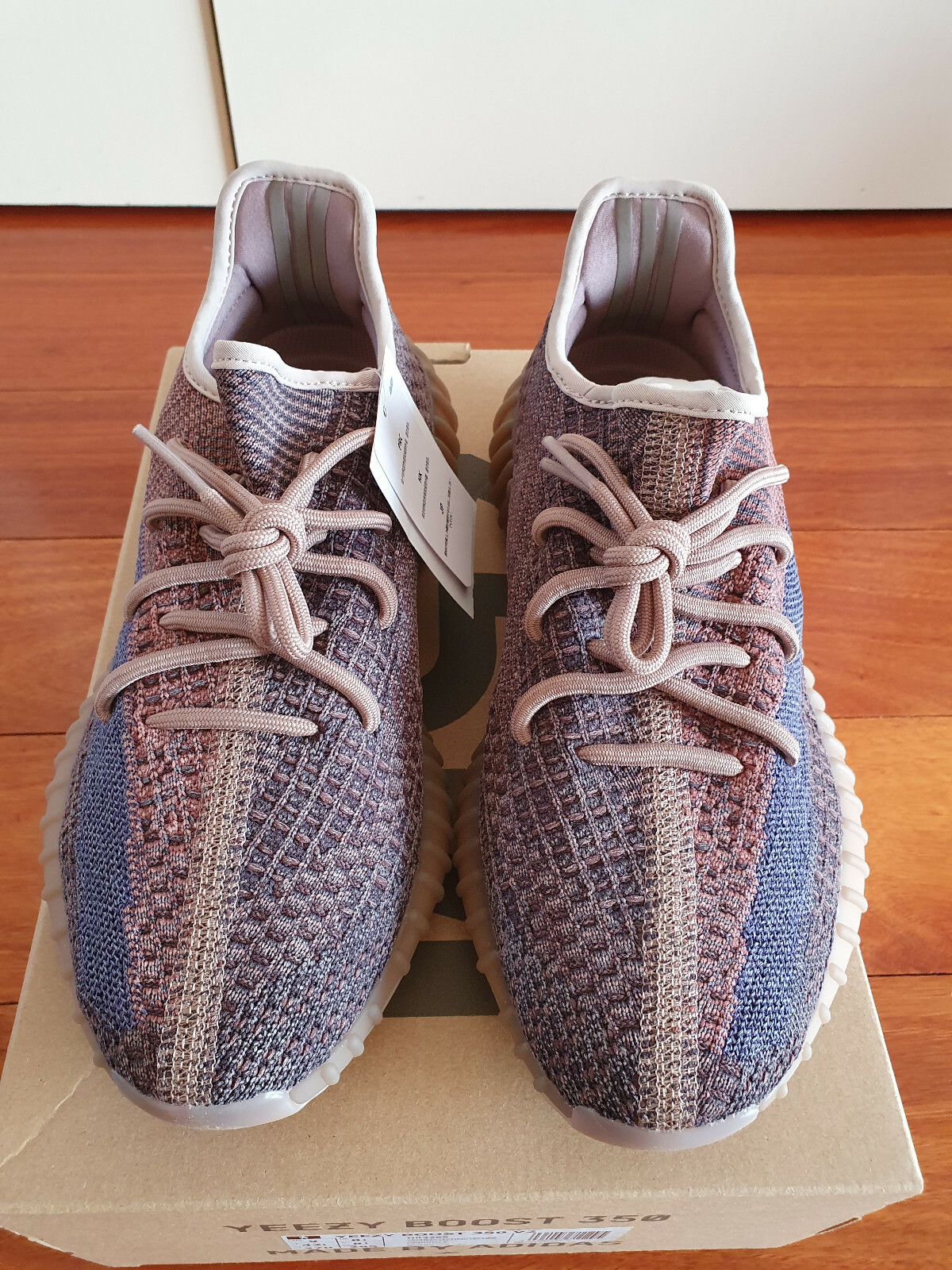 BRAND NEW Adidas Yeezy 350 V2 BRAND NEW Adidas Yeezy 350 V2