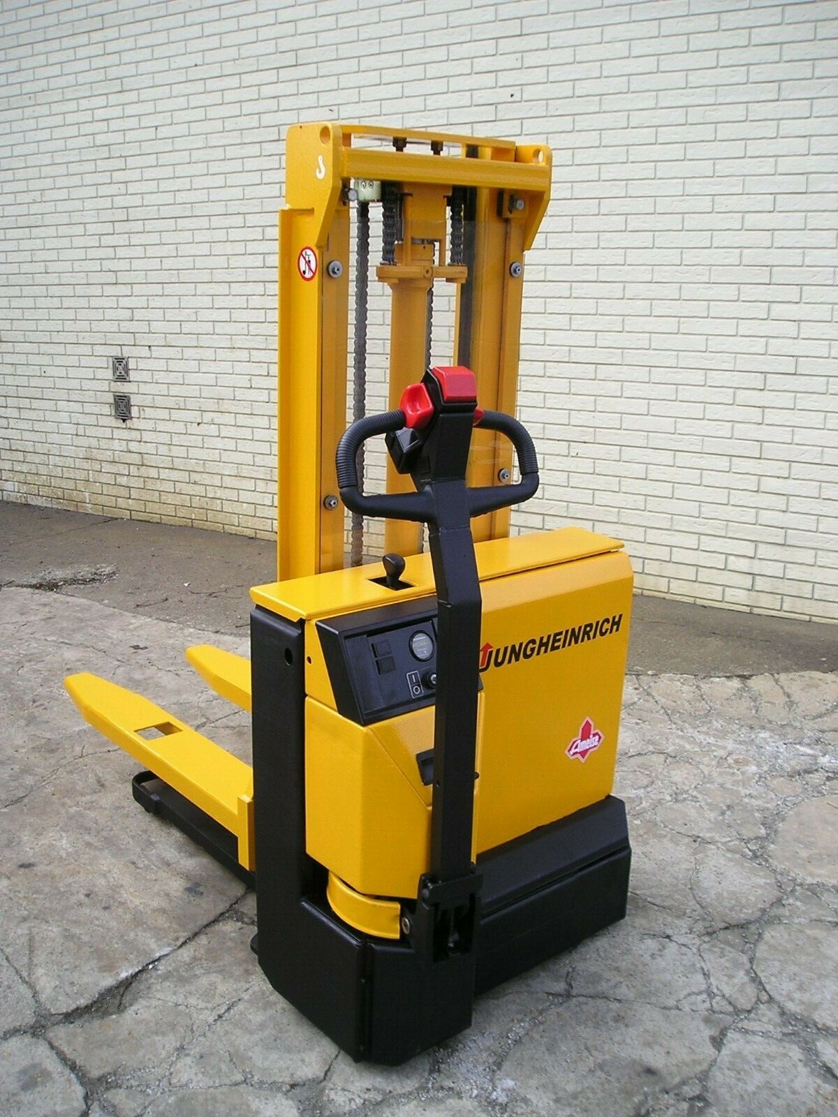 HOCHHUBWAGEN,AMEISE,STAPLER,DEICHSELSTAPLER,HANDSTAPLER,STABLER,JUNGHEINRICH