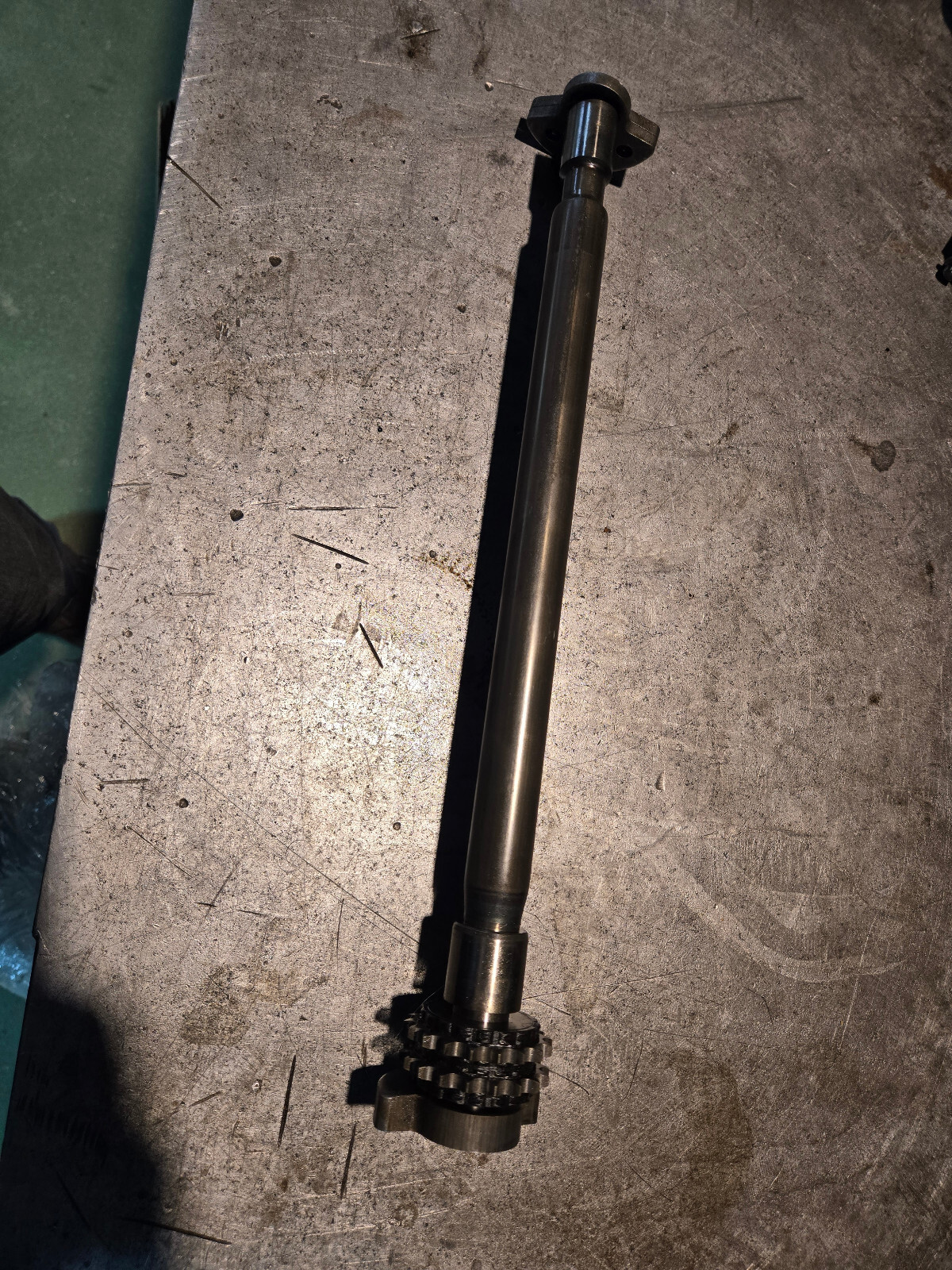 Compensating shaft for Mercedes Benz Vito 3.0 CDI OM642.890 642.890 6420300872 - Picture 1 of 5