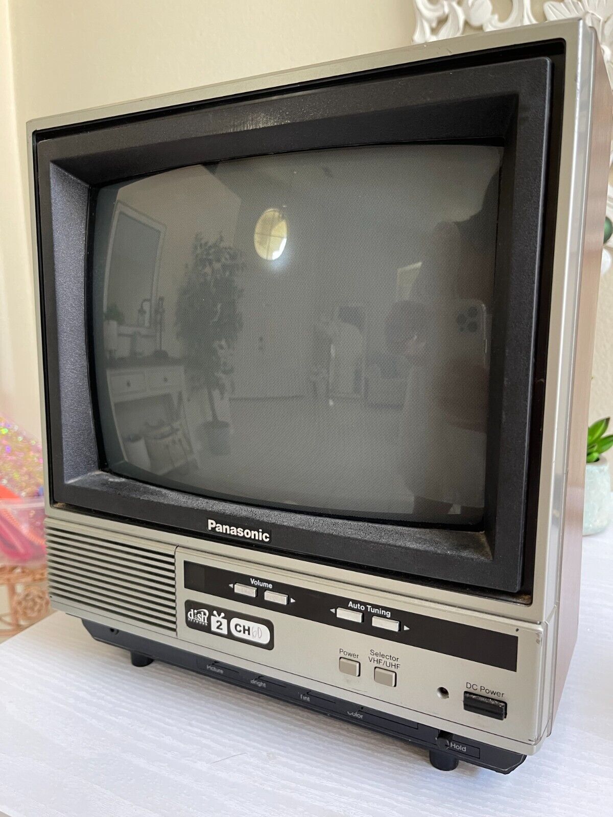 Vintage Panasonic 10” CRT Gaming Color TV CTL-1040R Vintage Panasonic 10” CRT Gaming Color TV CTL-1040R