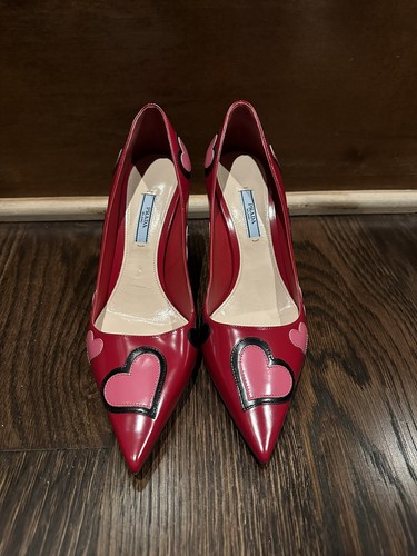 新品 Ameri HEART MOTIF POINTED TOE PUMPS M Ameri（アメリ）の「HEART MOTIF POINTED TOE PUMPS（パンプス