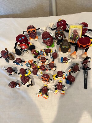 vintage california raisins ( 31 ) mixed textures-watch ,wind-up,plush and Benny 