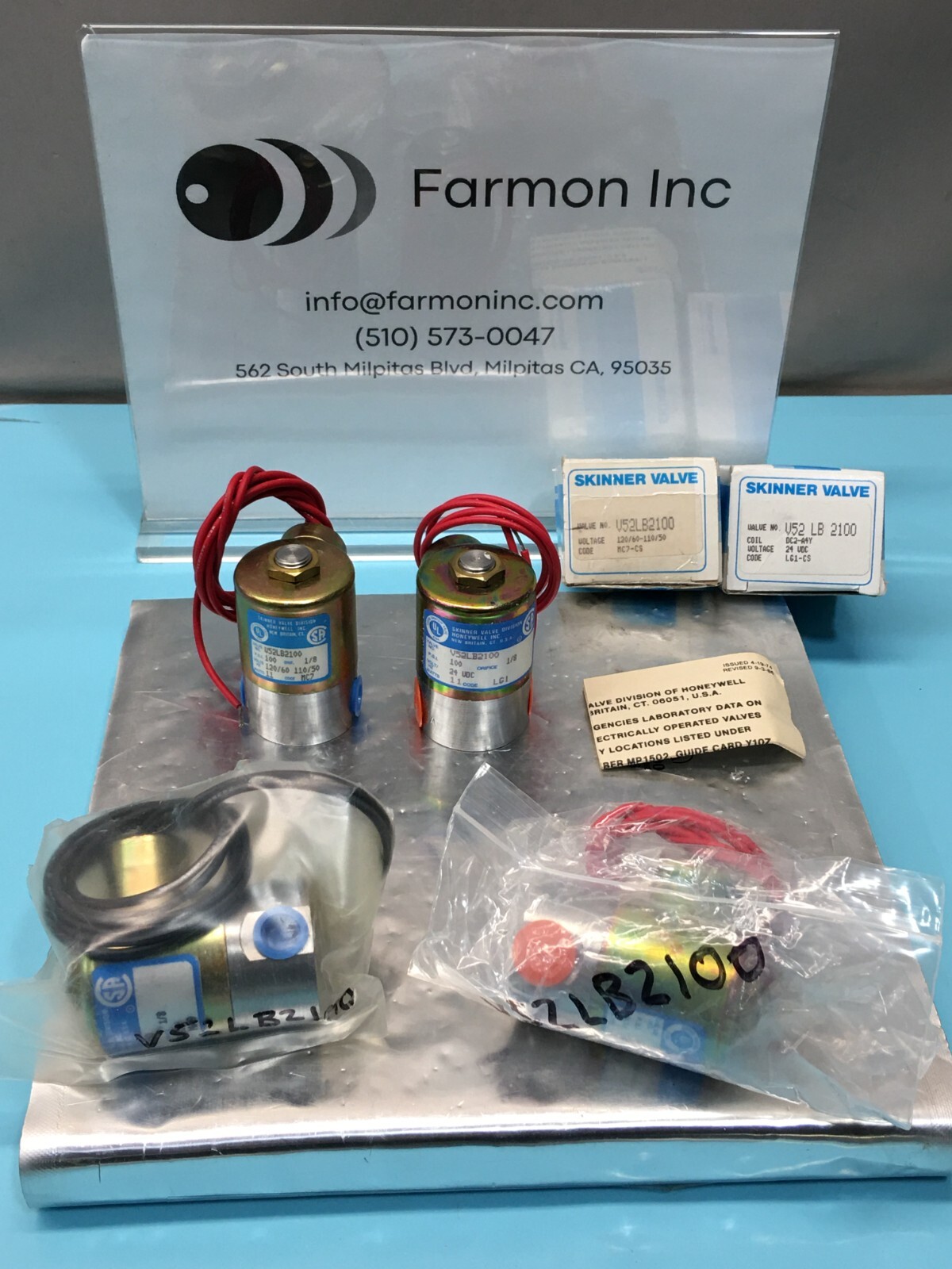 LOT OF 4 Skinner Honeywell Solenoid Valve V52LB2100N, 157350