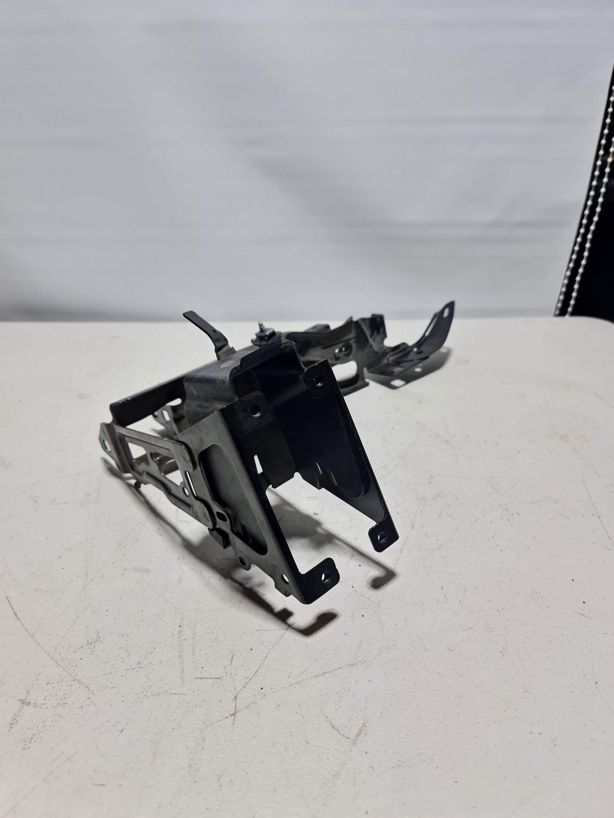 2015-2020 BMW 51-64-8-055-672 BMW 51648055672 Holder, Supplementary Cooler, Top