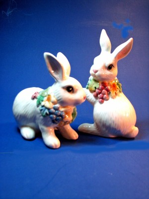 Vintage FITZ & FLOYD Essentials : RABBIT SALT & PEPPER ... New In Box!