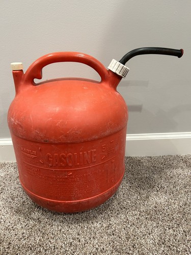 Eagle 5 Gallon Plastic Vented Gas Can Vintage Pre Ban PG-5 w