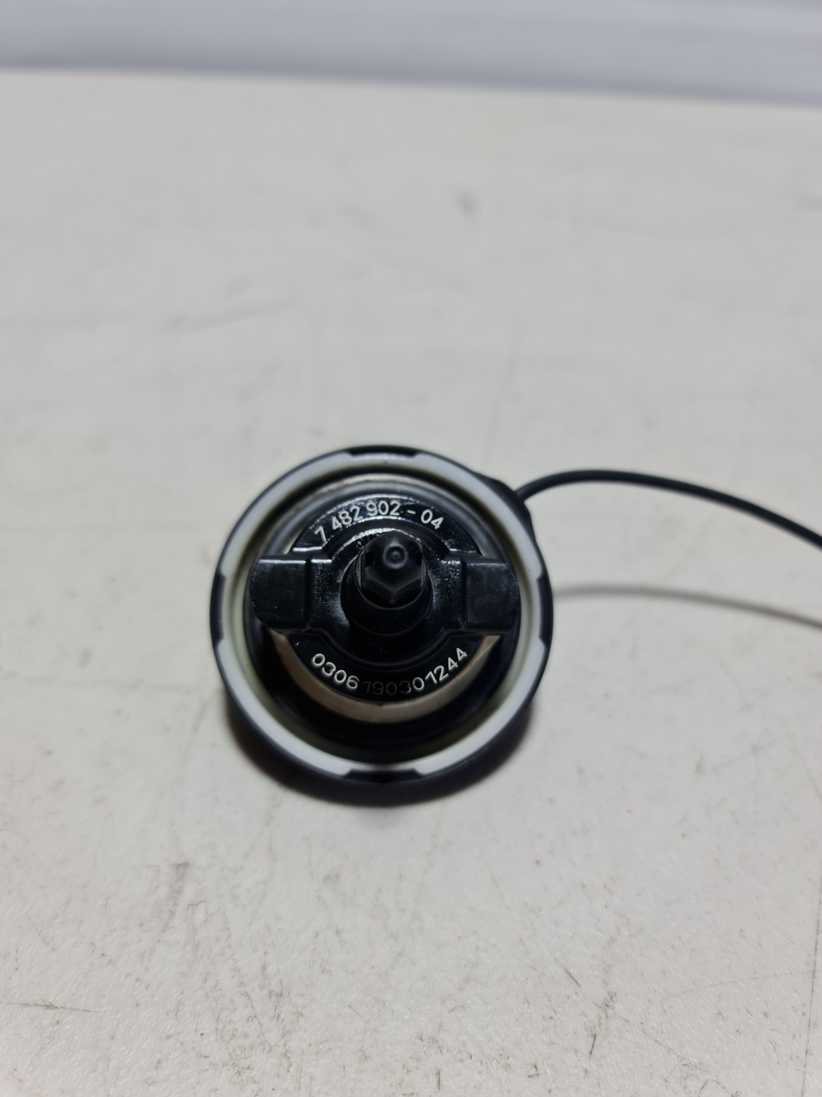 0 Bmw 2014-2019 16-11-7-482-902 16117482902 Filler Cap 7482902 04 image 4
