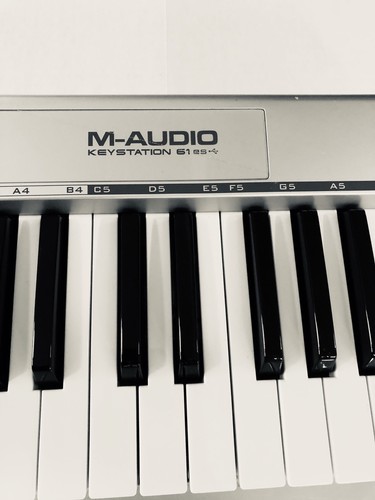 M-Audio Keystation 61ES 61-Key USB MIDI Keyboard. Excellent condition !