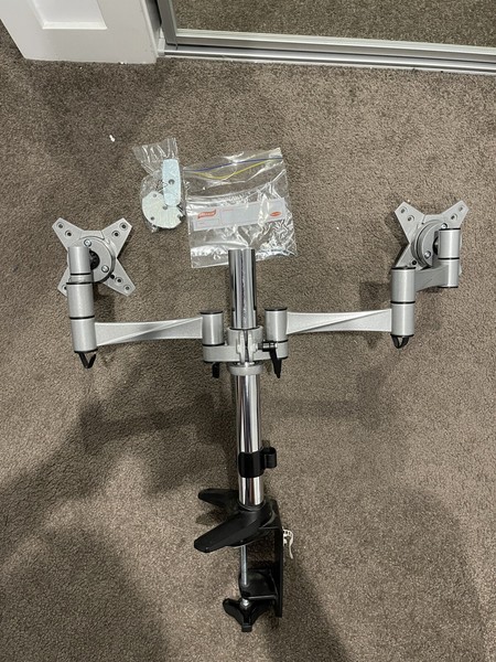 Brateck Dual Monitor Stand | Monitors 