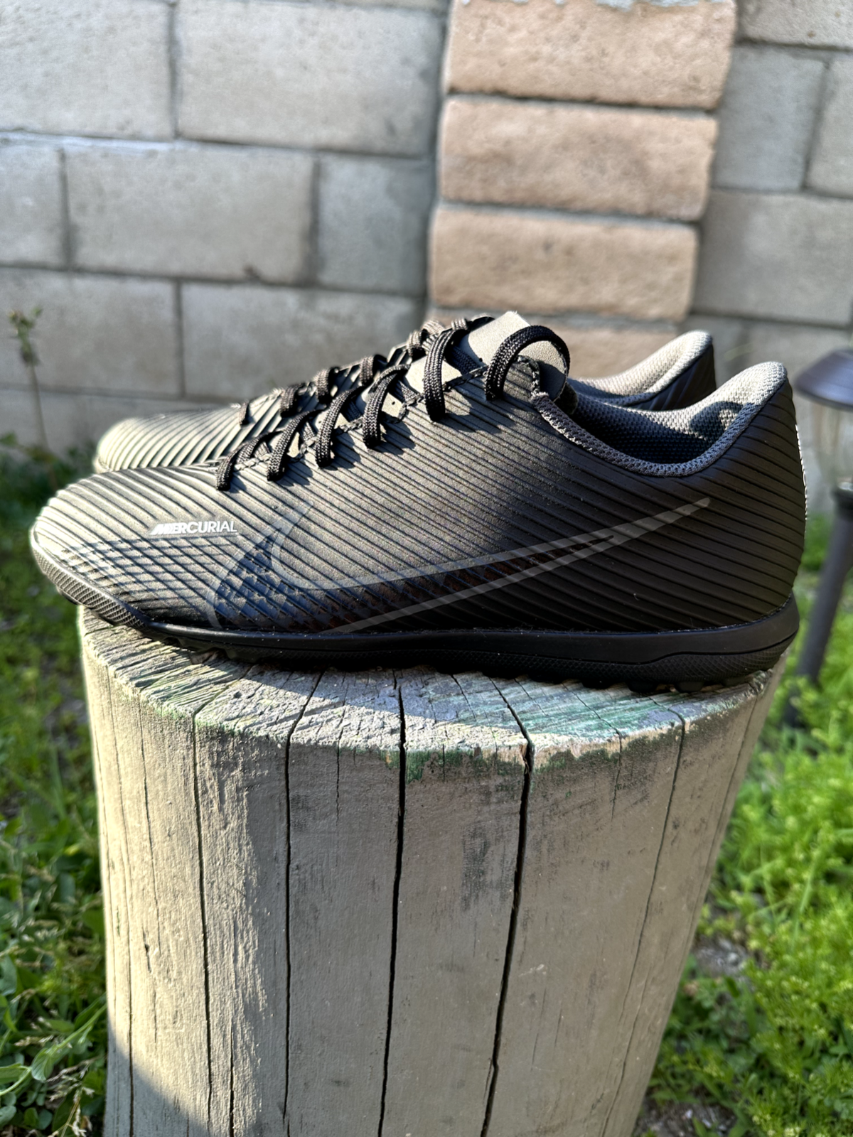 Men’s 10.5-Nike Zoom Mercurial Vapor 15 Club Tf nby Black Smoke Grey DJ5968-001 Nike Mercurial Vapor 15 Club TF - Black/Dark Smoke Grey  main image 2