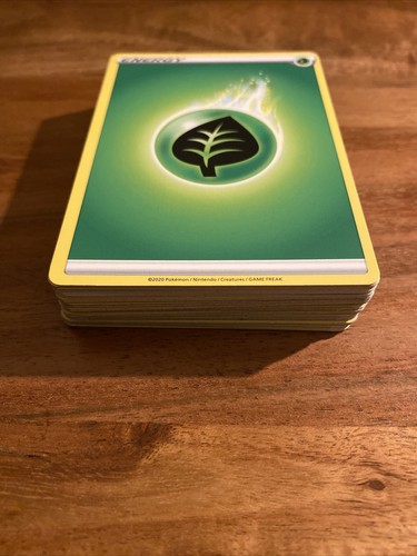 50 Pokémon Karten ( Keine Energiekarten) Perfektes Geschenk BOOSTER FRISCH