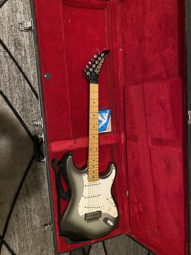 kramer zx30 Silver Electric Guitar, With Hard Case